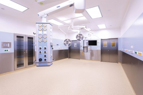 Obrázek k referenci Technologische Rekonstruktion von Operationssälen im Universitätskrankenhaus Brünn - Einbauten von Operationssälen